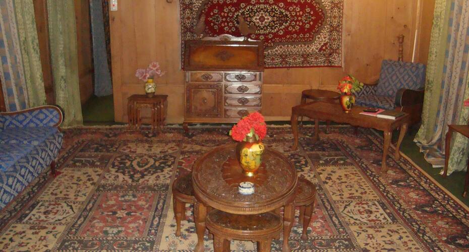 Richard Green Houseboat, Srinagar 5